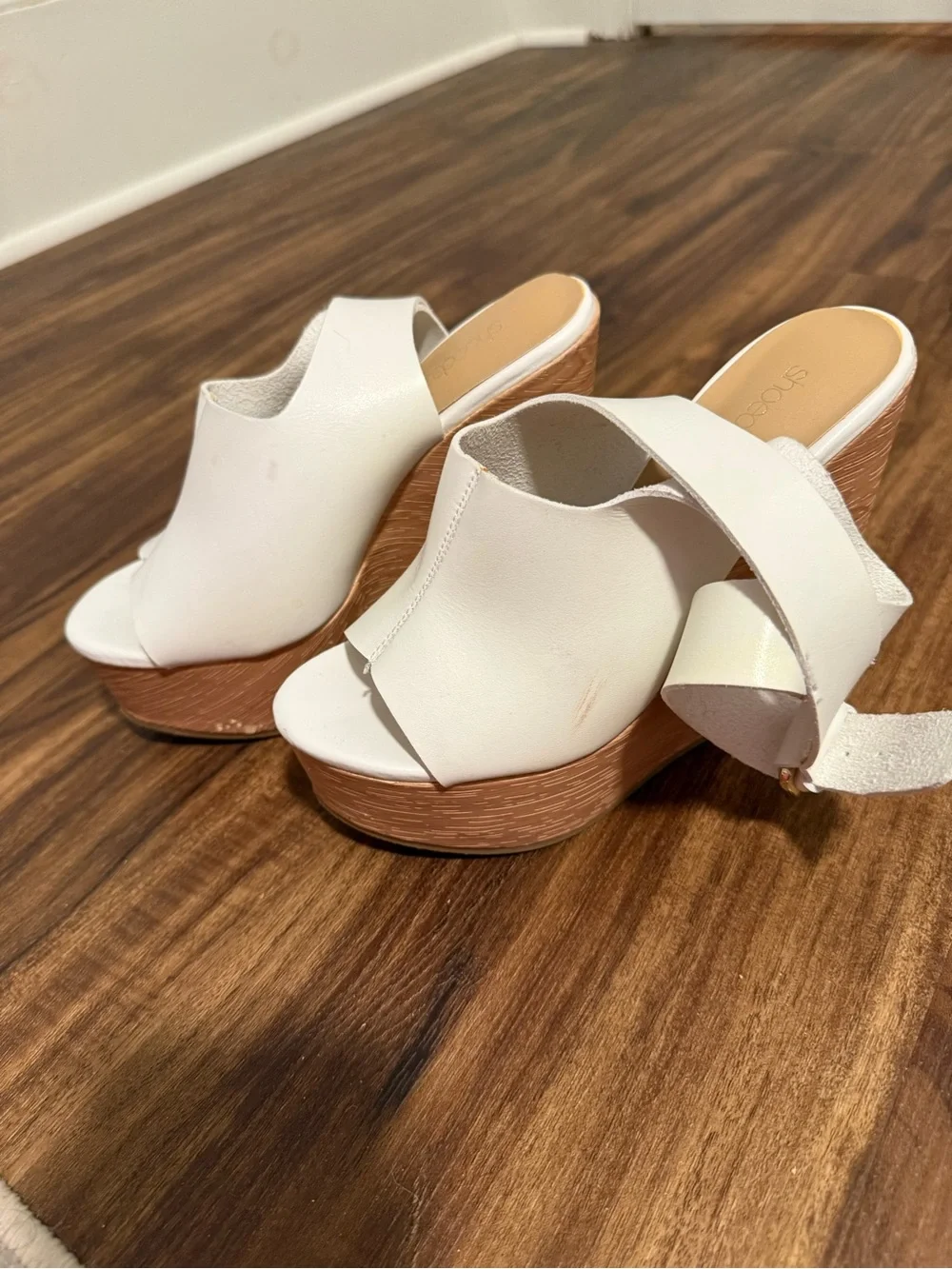 ShoeDazzle White Platform Wedge Sandals